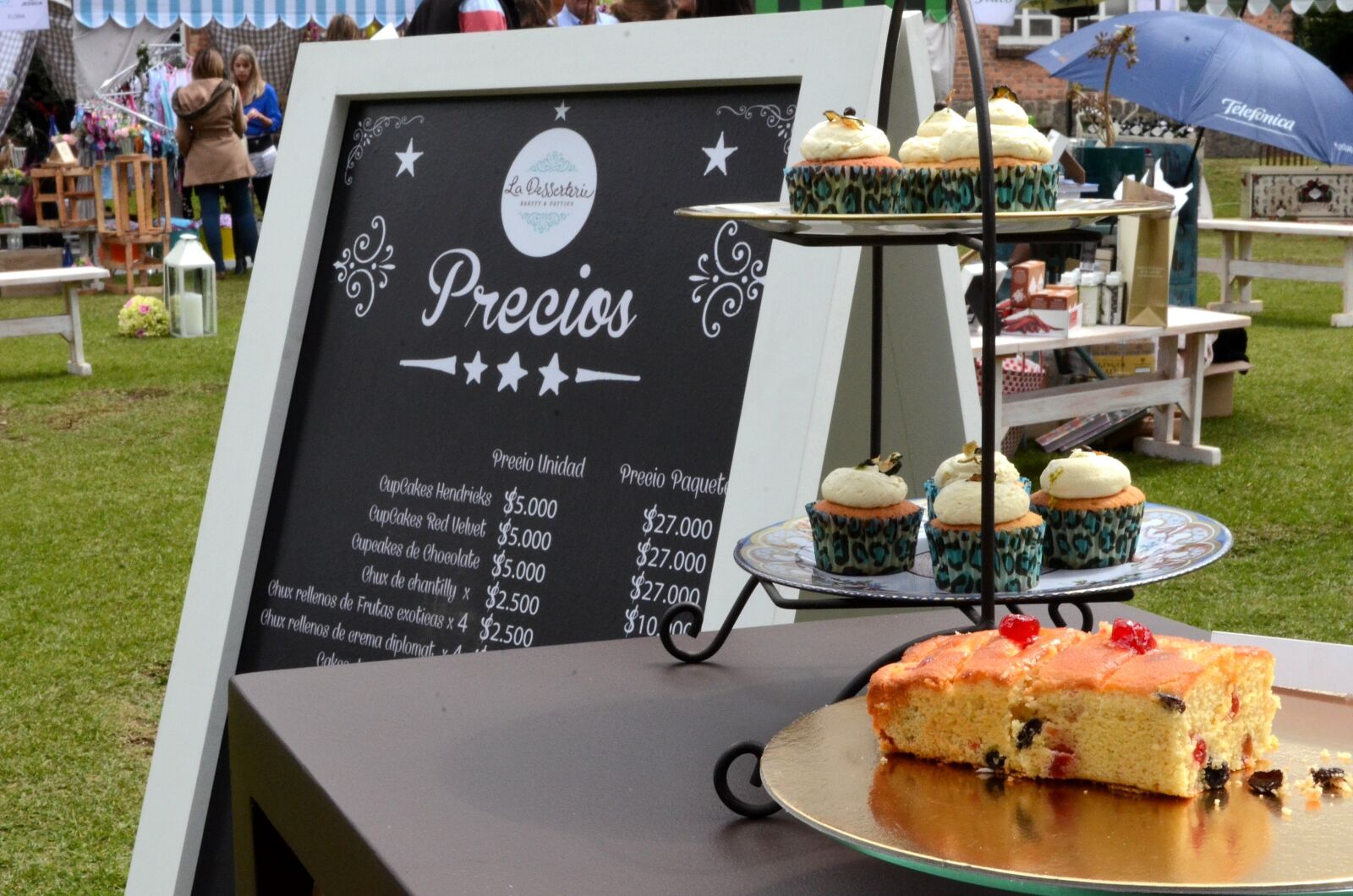 Nikon D7000 sample photo. Fair, wares, sponge cake photography