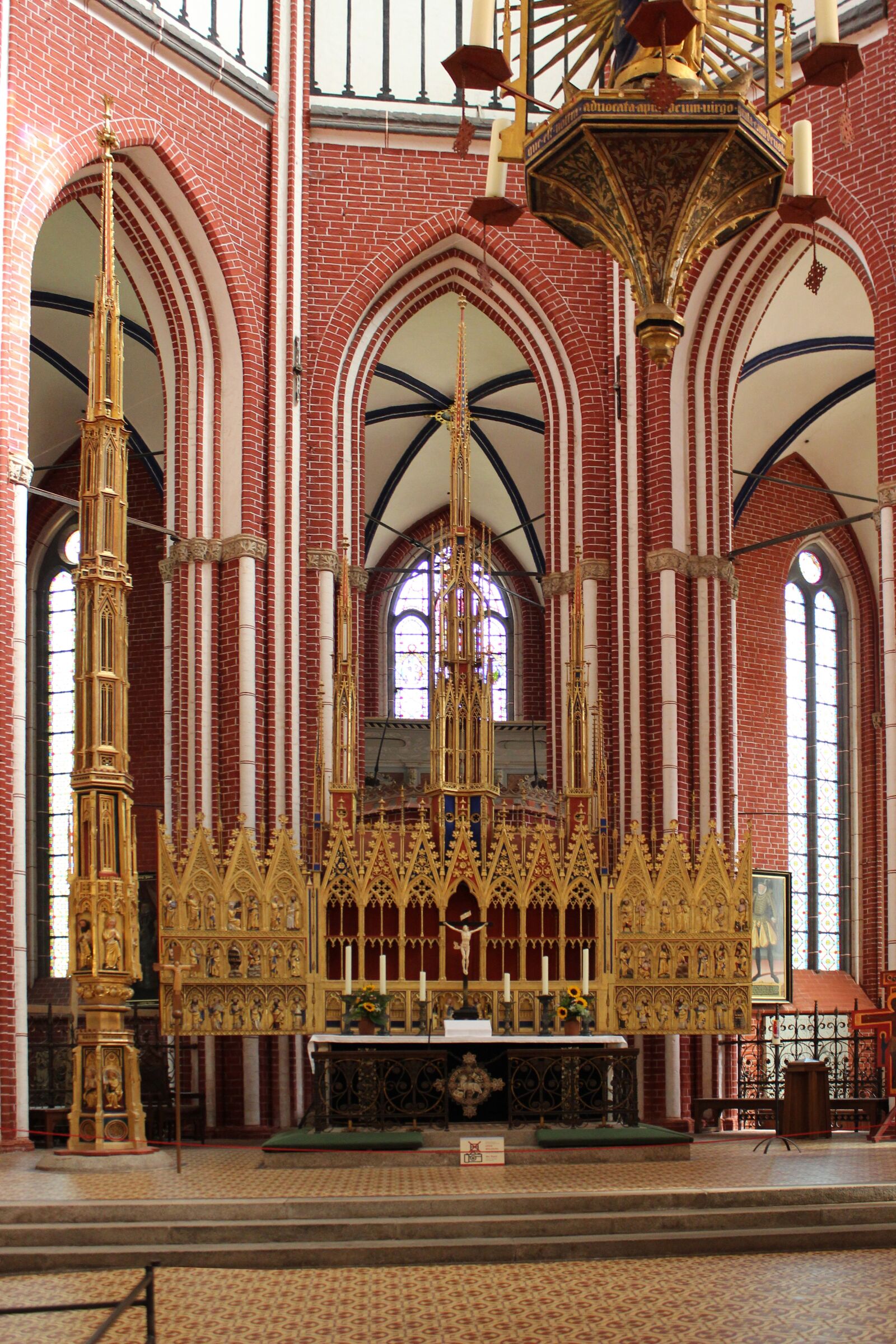 Canon EOS 600D (Rebel EOS T3i / EOS Kiss X5) sample photo. Doberan, münster, altar photography