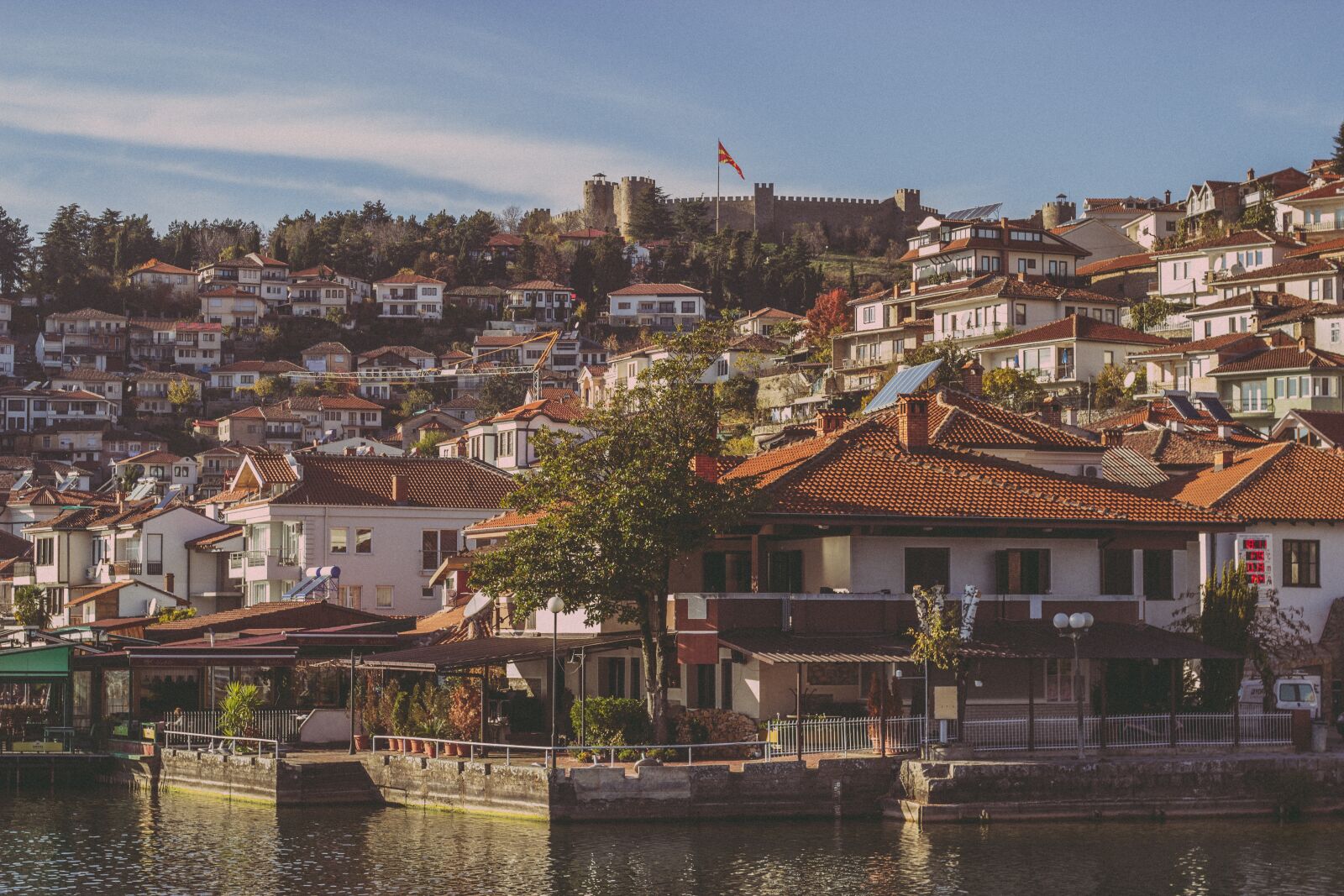 Canon EOS 600D (Rebel EOS T3i / EOS Kiss X5) + Canon EF 50mm F1.8 II sample photo. Ohrid town, architecture, travel photography
