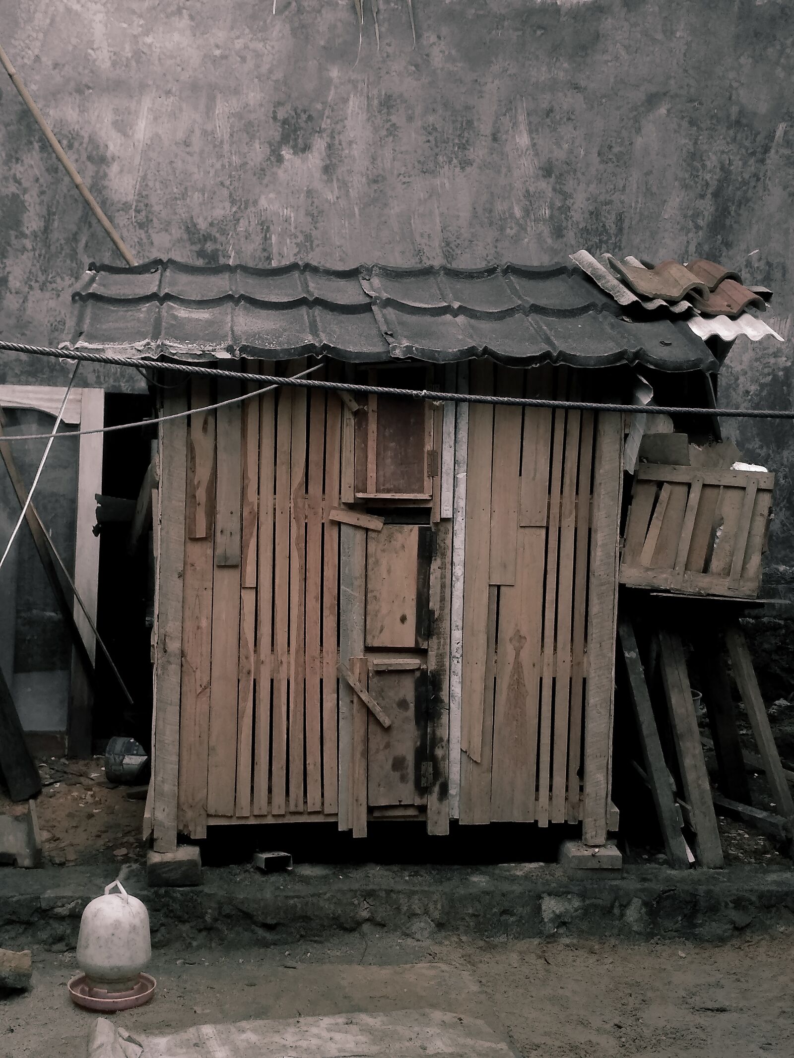 Xiaomi Redmi 3S sample photo. Wooden house, cage, urban photography