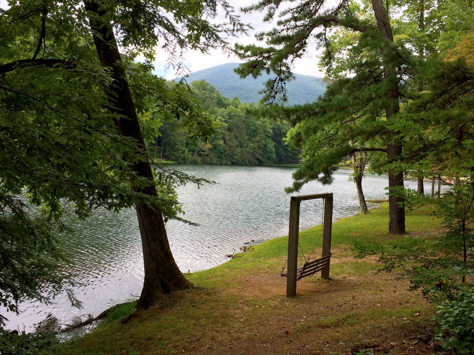 iPhone 5s back camera 4.15mm f/2.2 sample photo. Lake, mountain, nature photography