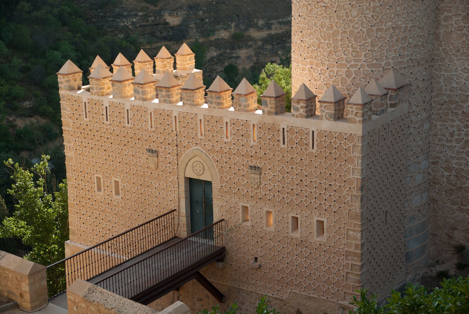 Pentax K10D sample photo. Spain, segovia, castle photography