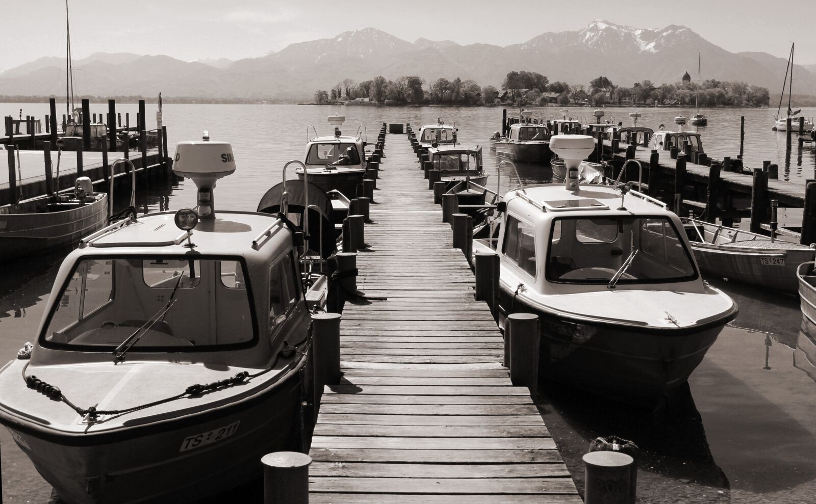 Canon EOS M sample photo. Boats, port, fishing boat photography