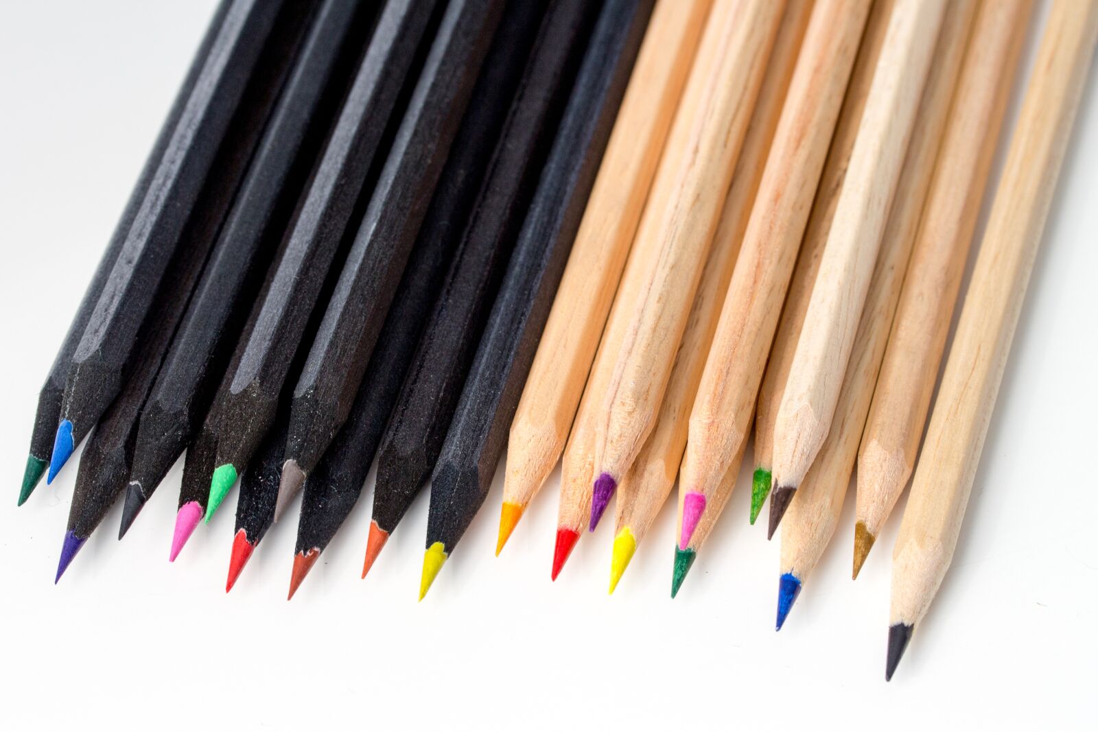 Canon EF-S 60mm F2.8 Macro USM sample photo. Pencil, pencils, color photography