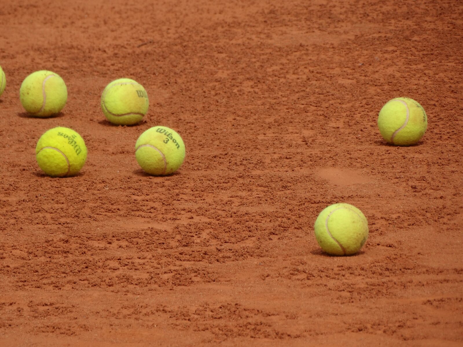 Sony Cyber-shot DSC-HX300 sample photo. Tennis, balls, space photography