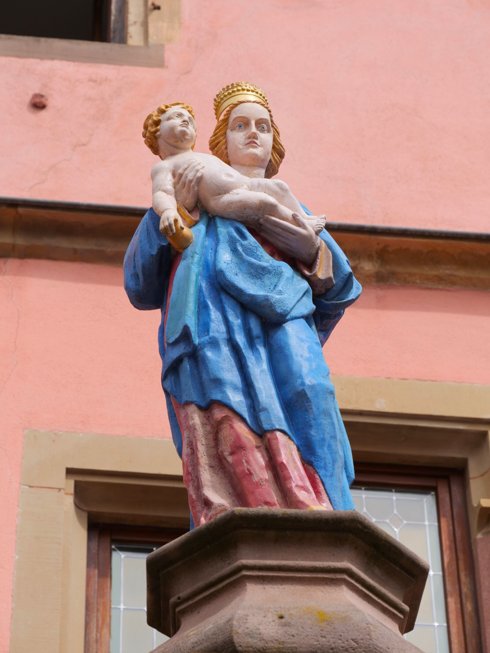 Panasonic Lumix DC-G9 sample photo. Virgin and child, statue photography