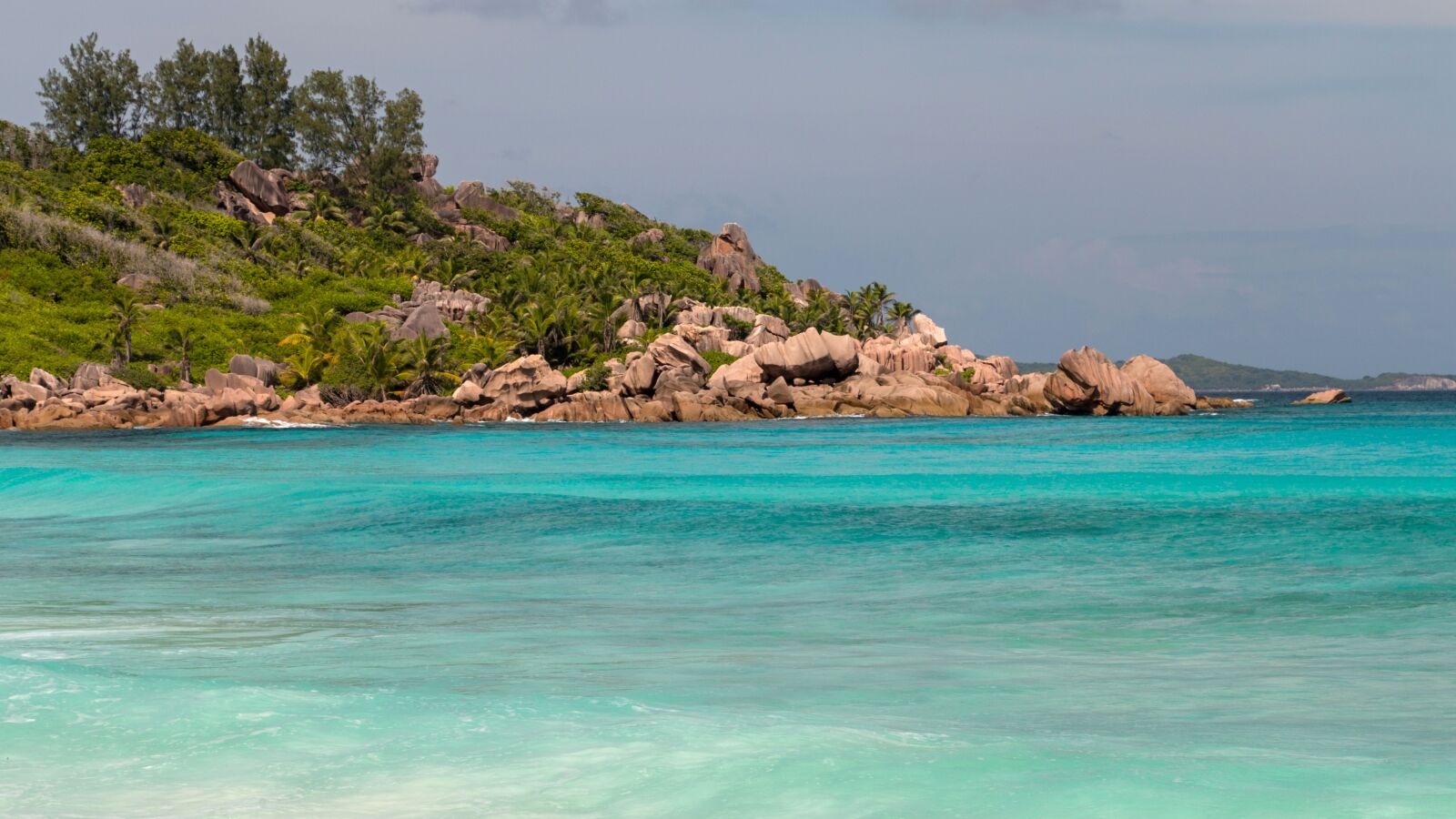 Canon EF-S 18-135mm F3.5-5.6 IS STM sample photo. Seychelles, la digue, an photography