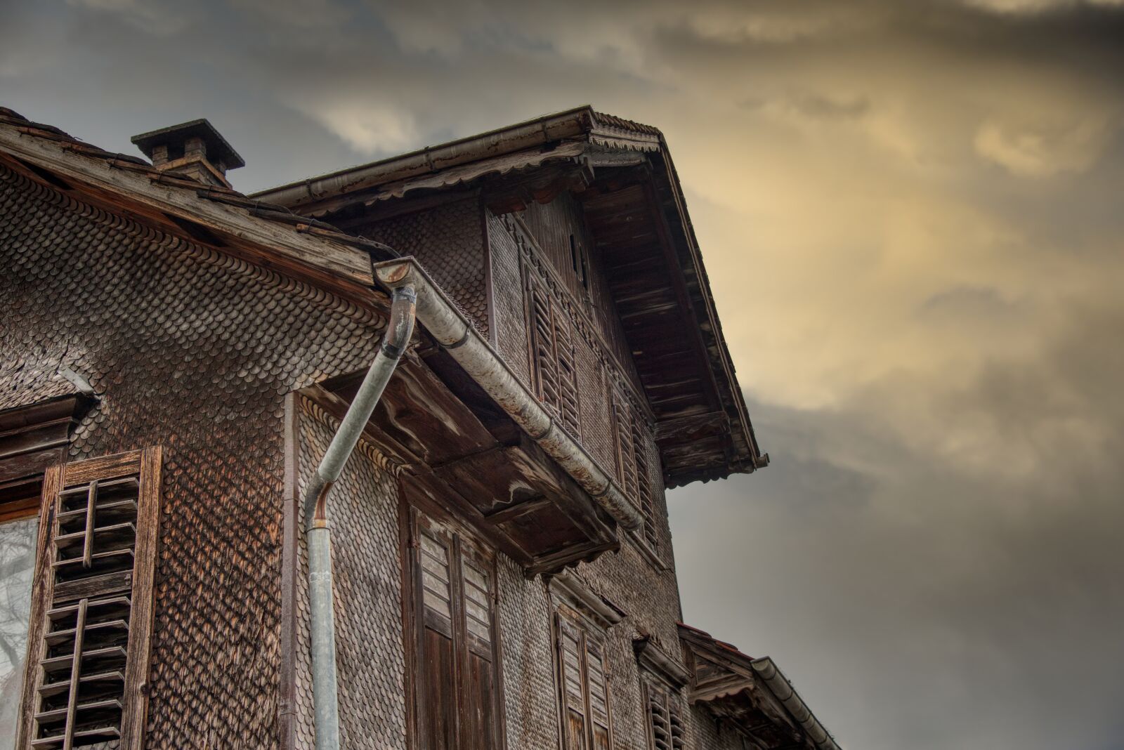 Nikon D750 sample photo. House, old, wood photography