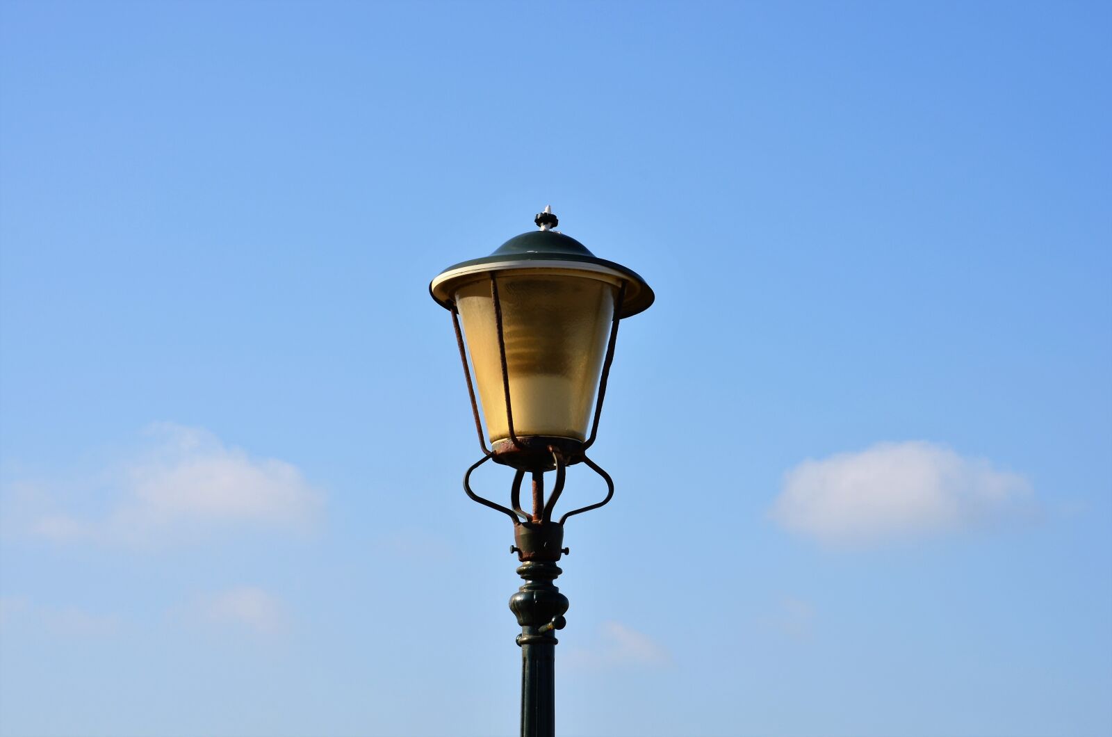Nikon D5100 sample photo. Lamp, blue sky, sky photography