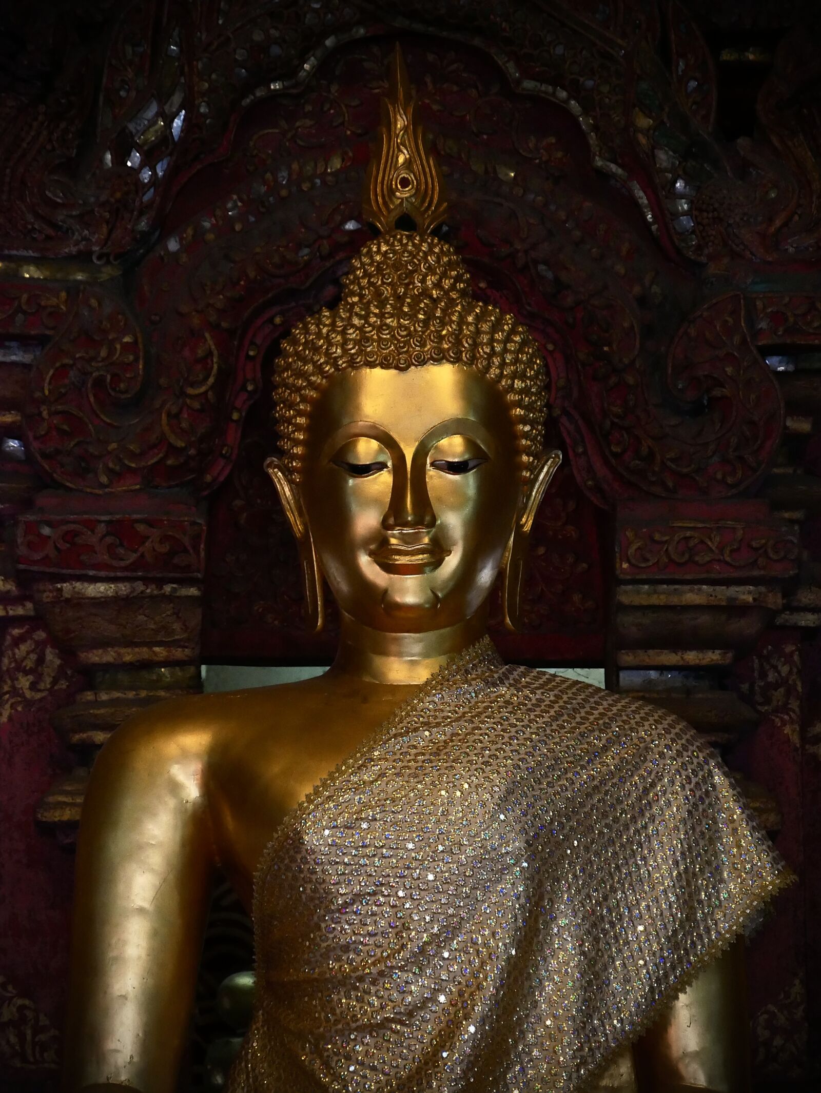 Panasonic Lumix DMC-GX85 (Lumix DMC-GX80 / Lumix DMC-GX7 Mark II) sample photo. Buddha, religion, statue photography