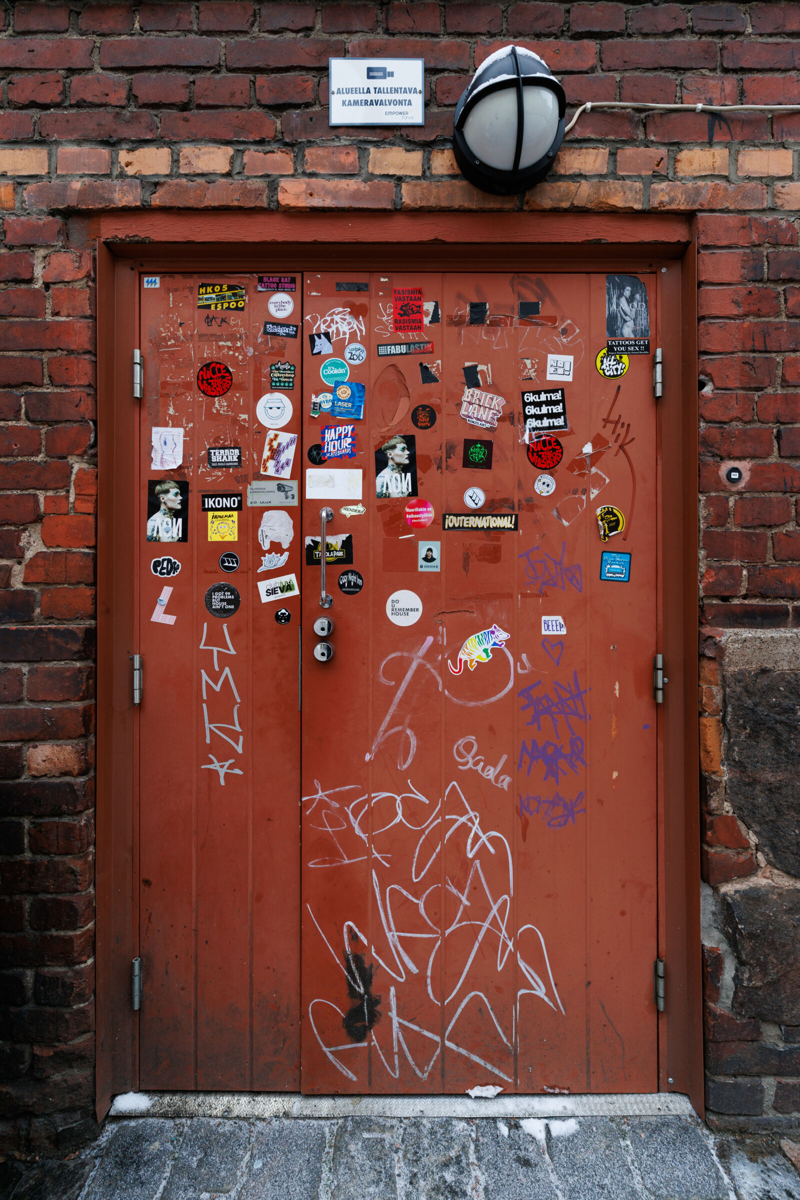 Canon EOS R7 sample photo. Doorway 10mm photography