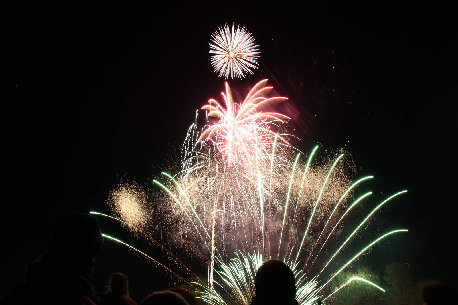 Canon EOS 700D (EOS Rebel T5i / EOS Kiss X7i) sample photo. Bang, bonfire, bonfirenight, bright photography