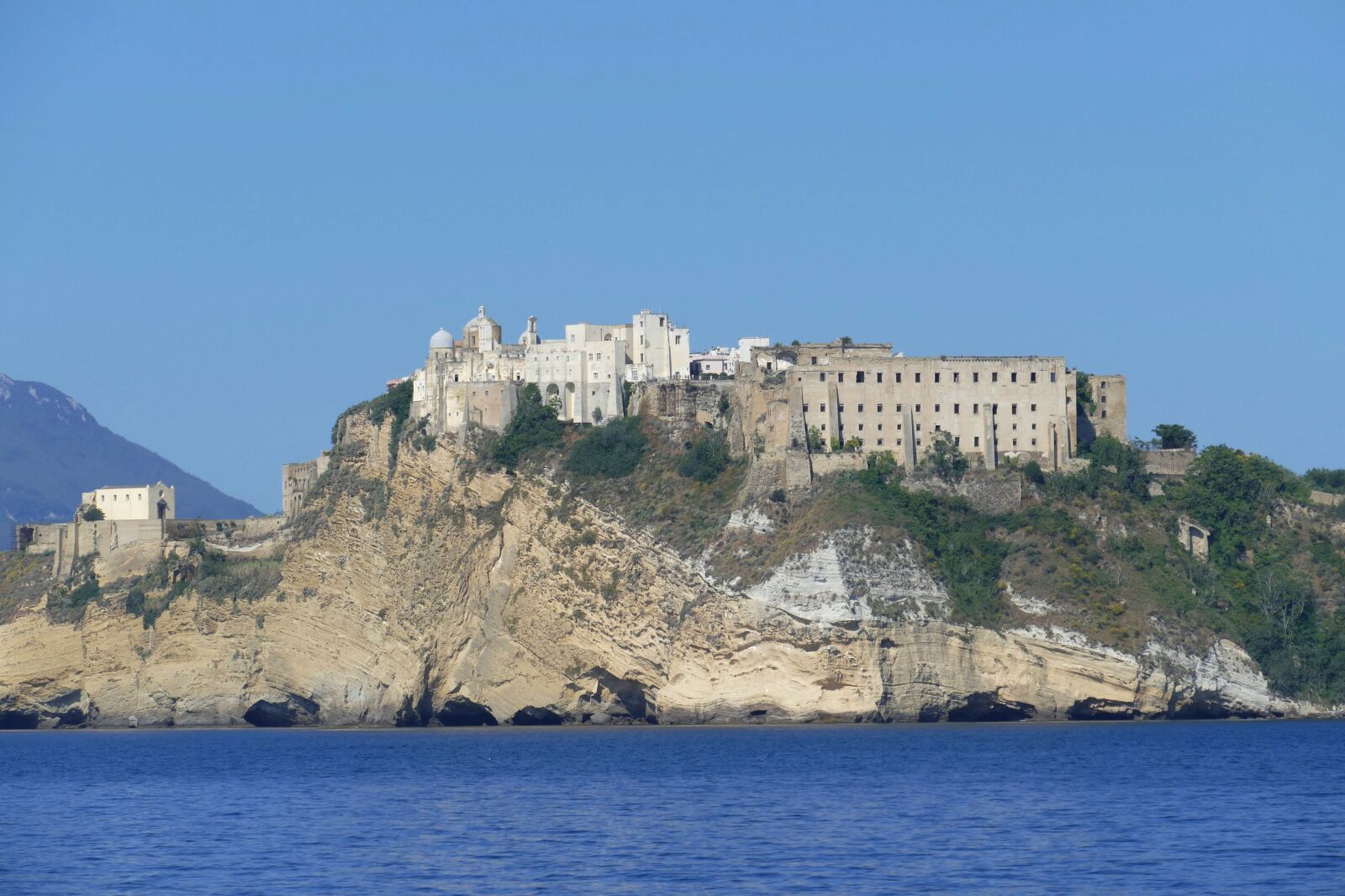 Panasonic Lumix DMC-FZ1000 sample photo. Procida, ischia, italy photography