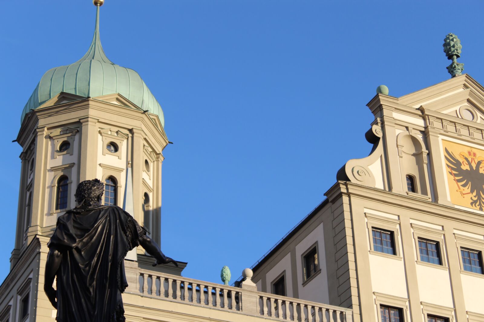 Canon EOS 1300D (EOS Rebel T6 / EOS Kiss X80) sample photo. Augsburg, town hall, augustus photography