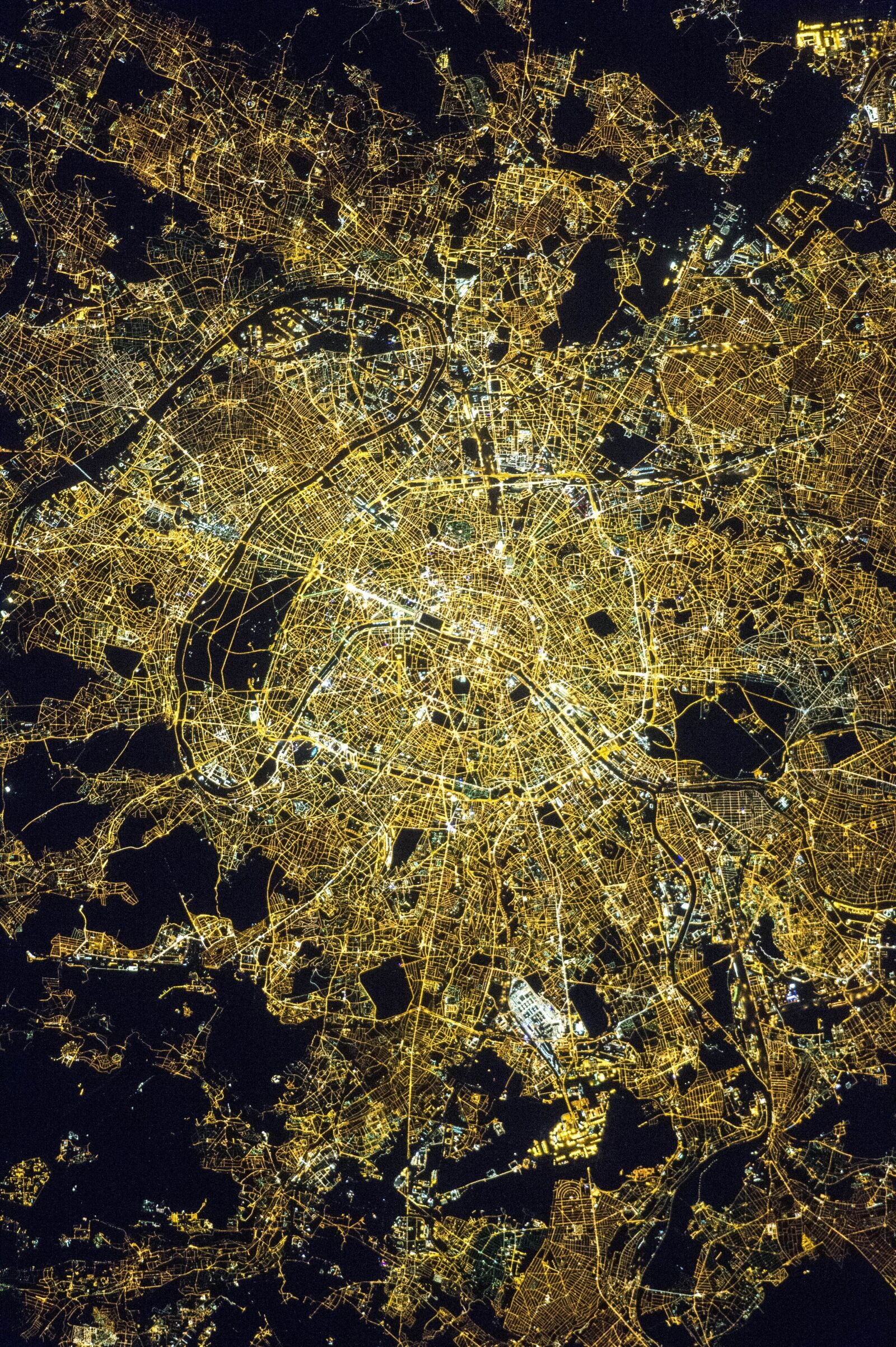Nikon D4 sample photo. Paris, france, lights photography