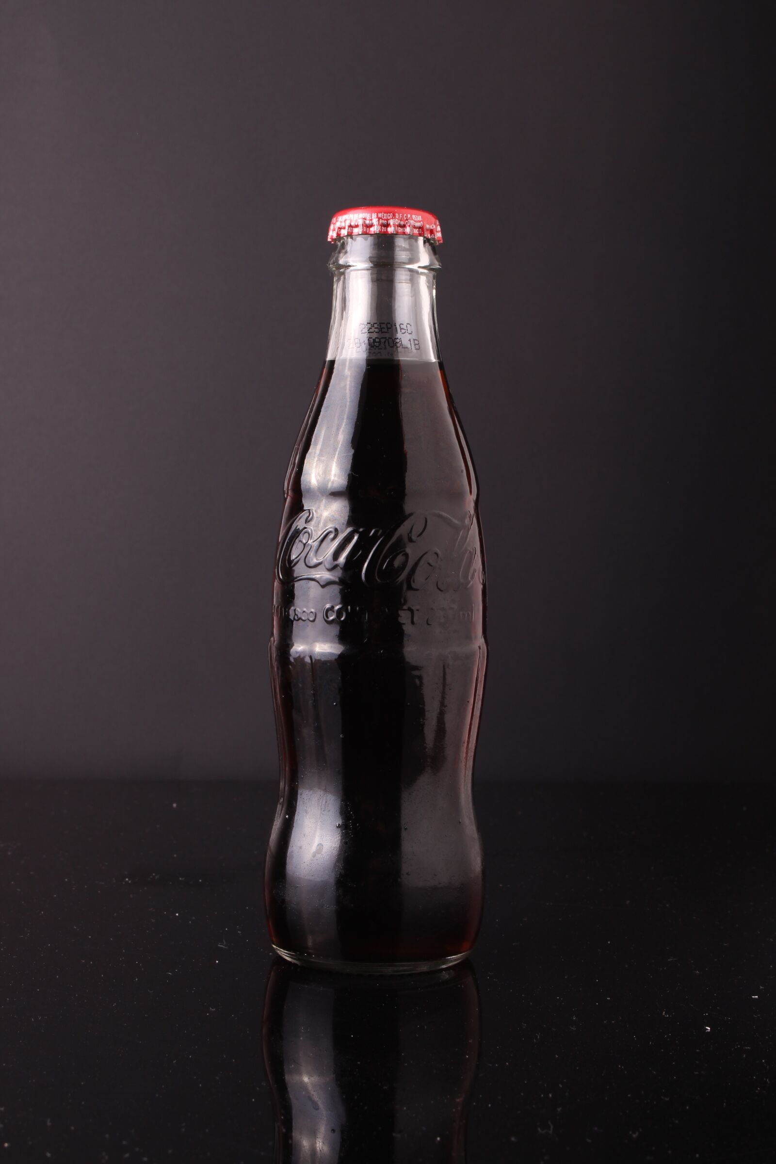 Canon EOS 700D (EOS Rebel T5i / EOS Kiss X7i) sample photo. Coca cola, soda, bottle photography