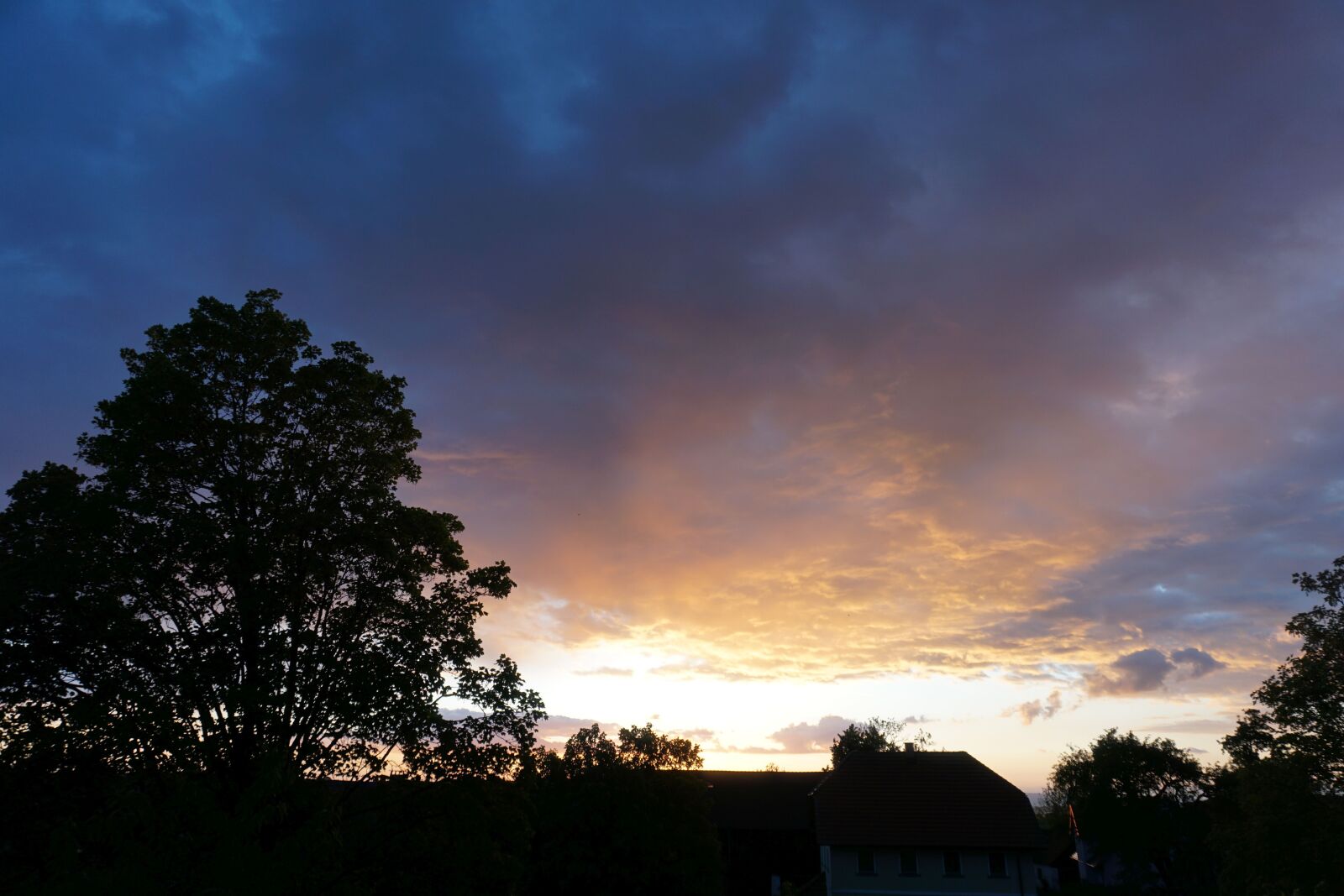Sony a6000 sample photo. Sky, clouds, sun photography