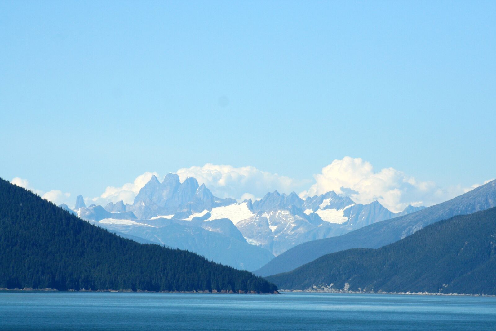 Canon EOS 350D (EOS Digital Rebel XT / EOS Kiss Digital N) sample photo. Mountain, with, snow, cap photography