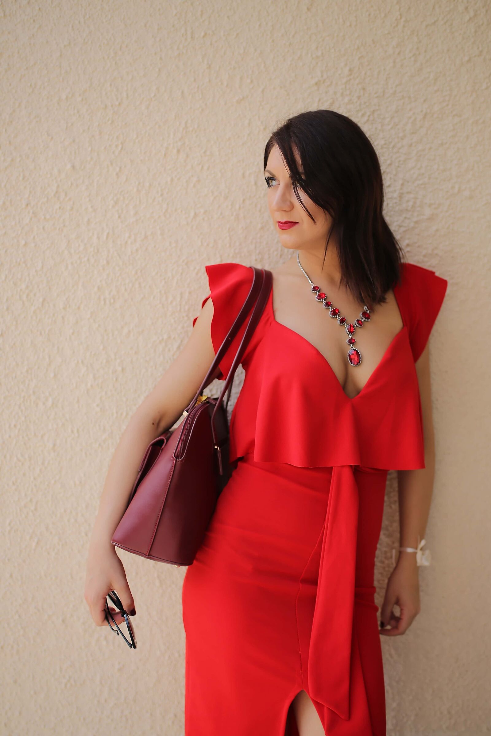 Canon EOS 5D Mark III sample photo. Pretty girl, dress, red photography