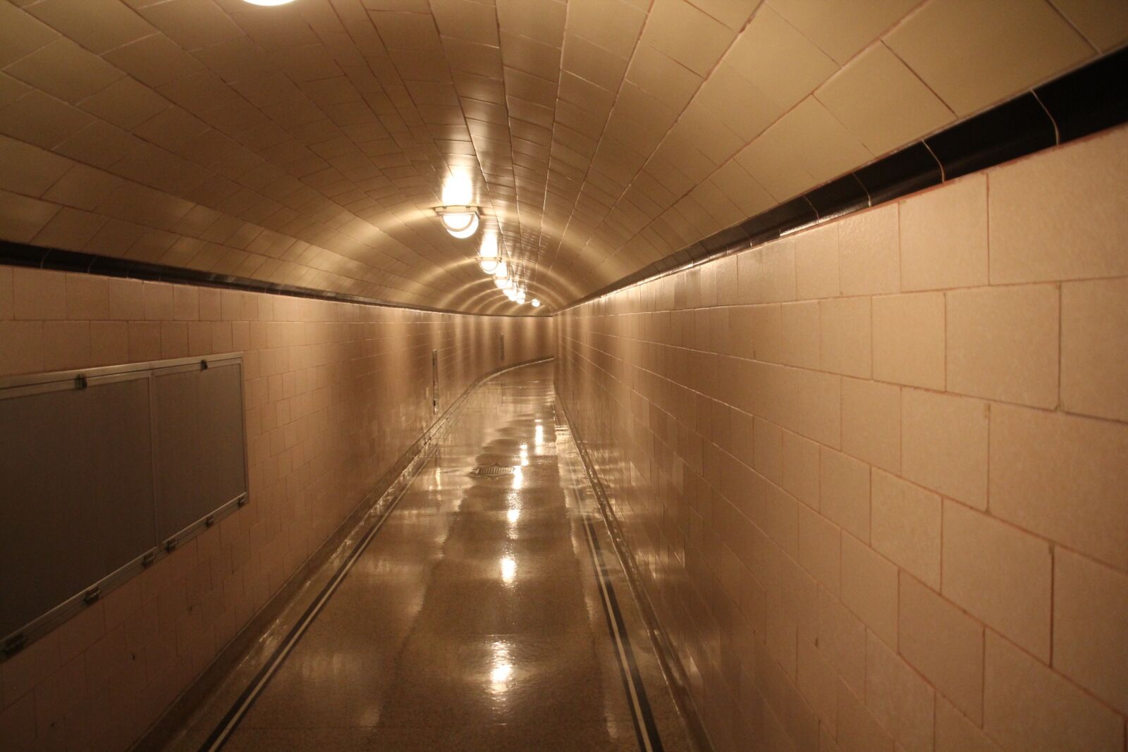 Canon EOS 600D (Rebel EOS T3i / EOS Kiss X5) sample photo. Tunnel, away, dam photography