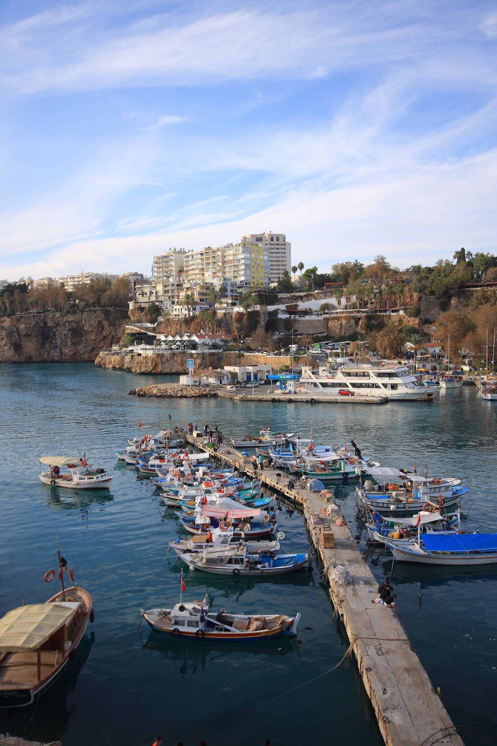 Canon EOS 40D sample photo. Port, boats, fisherman photography