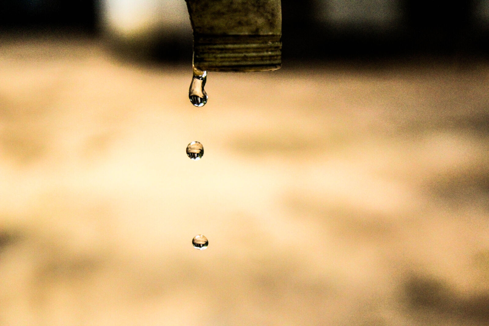 Canon EOS 1300D (EOS Rebel T6 / EOS Kiss X80) sample photo. Blur, desktop, wallpaper, drops photography