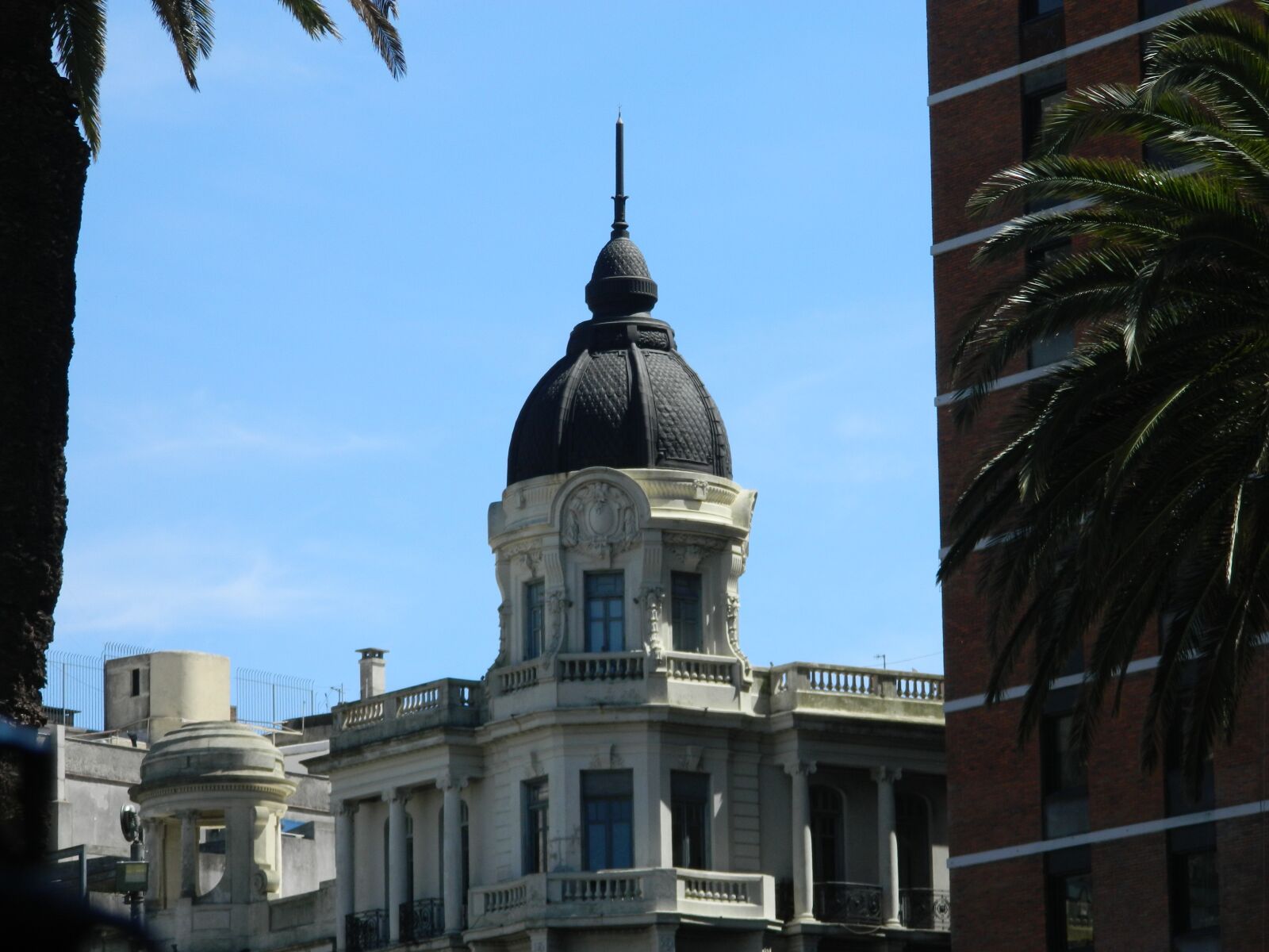 Nikon COOLPIX L310 sample photo. Building, montevideo, architecture photography