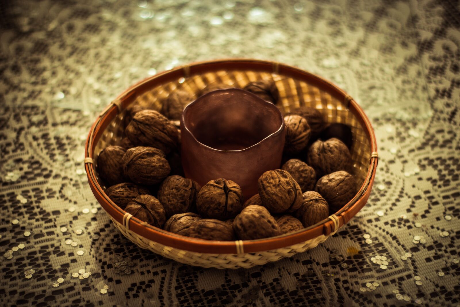 Canon EOS 650D (EOS Rebel T4i / EOS Kiss X6i) sample photo. Food, bowl, wood photography
