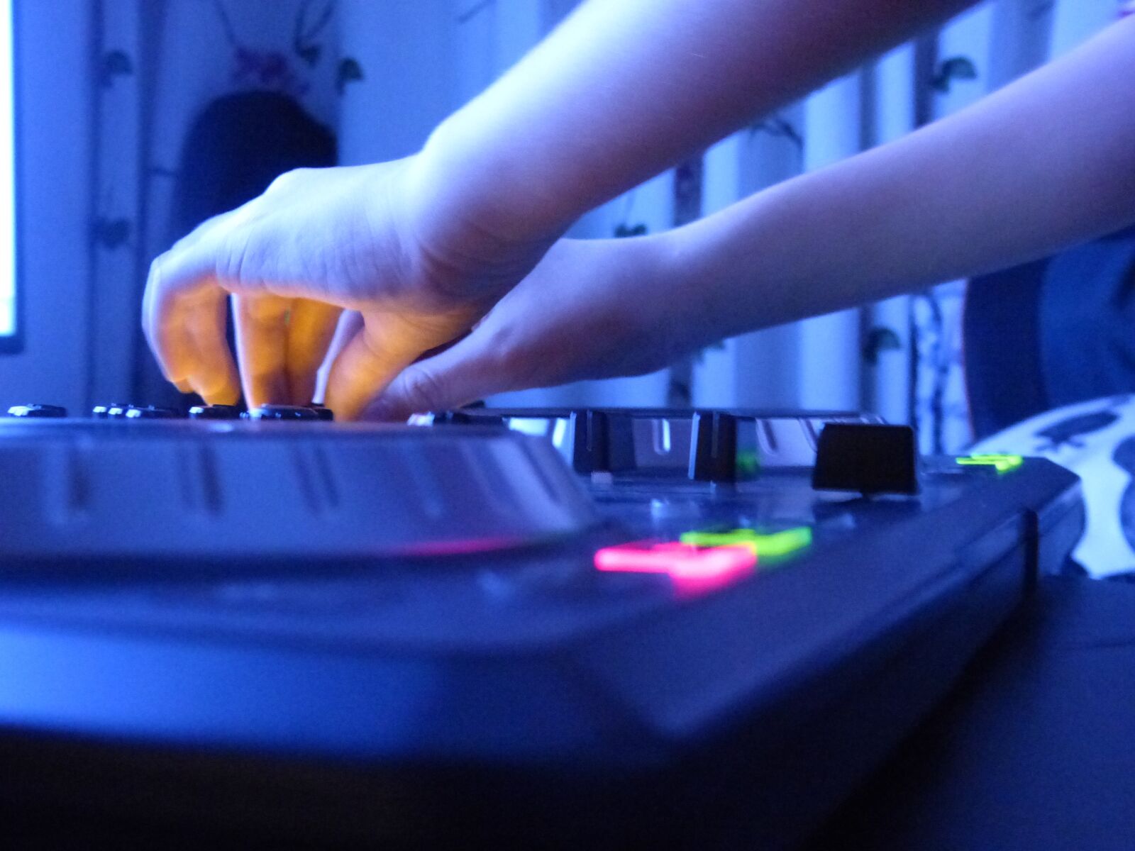 Panasonic Lumix DMC-FZ200 sample photo. Mixer, dj, disco photography
