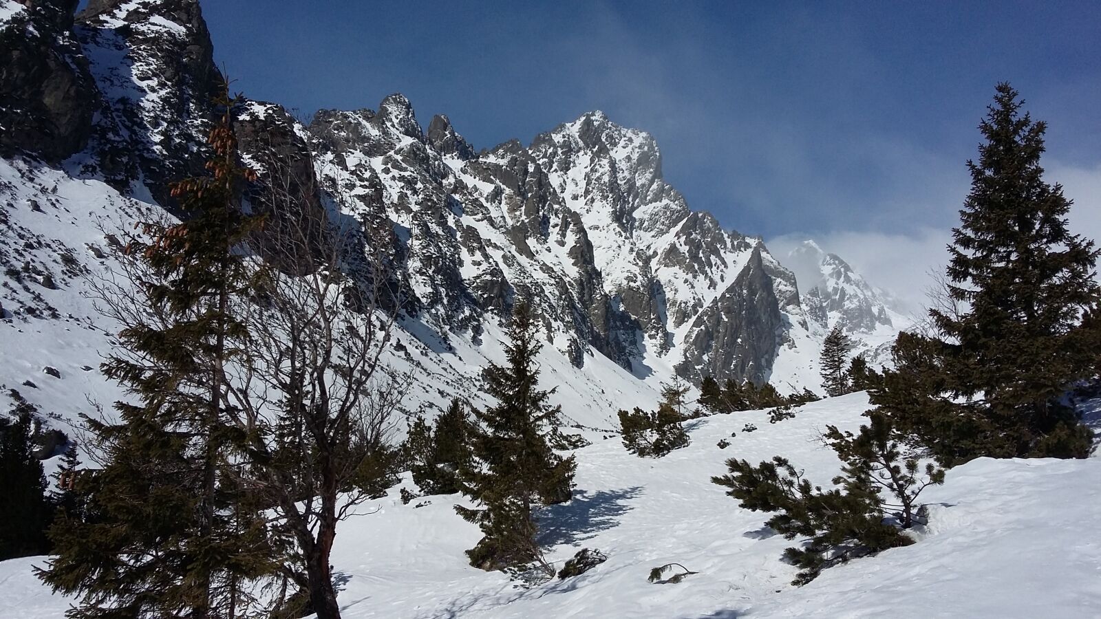 Samsung Galaxy A3 sample photo. Tatry, winter, sun photography