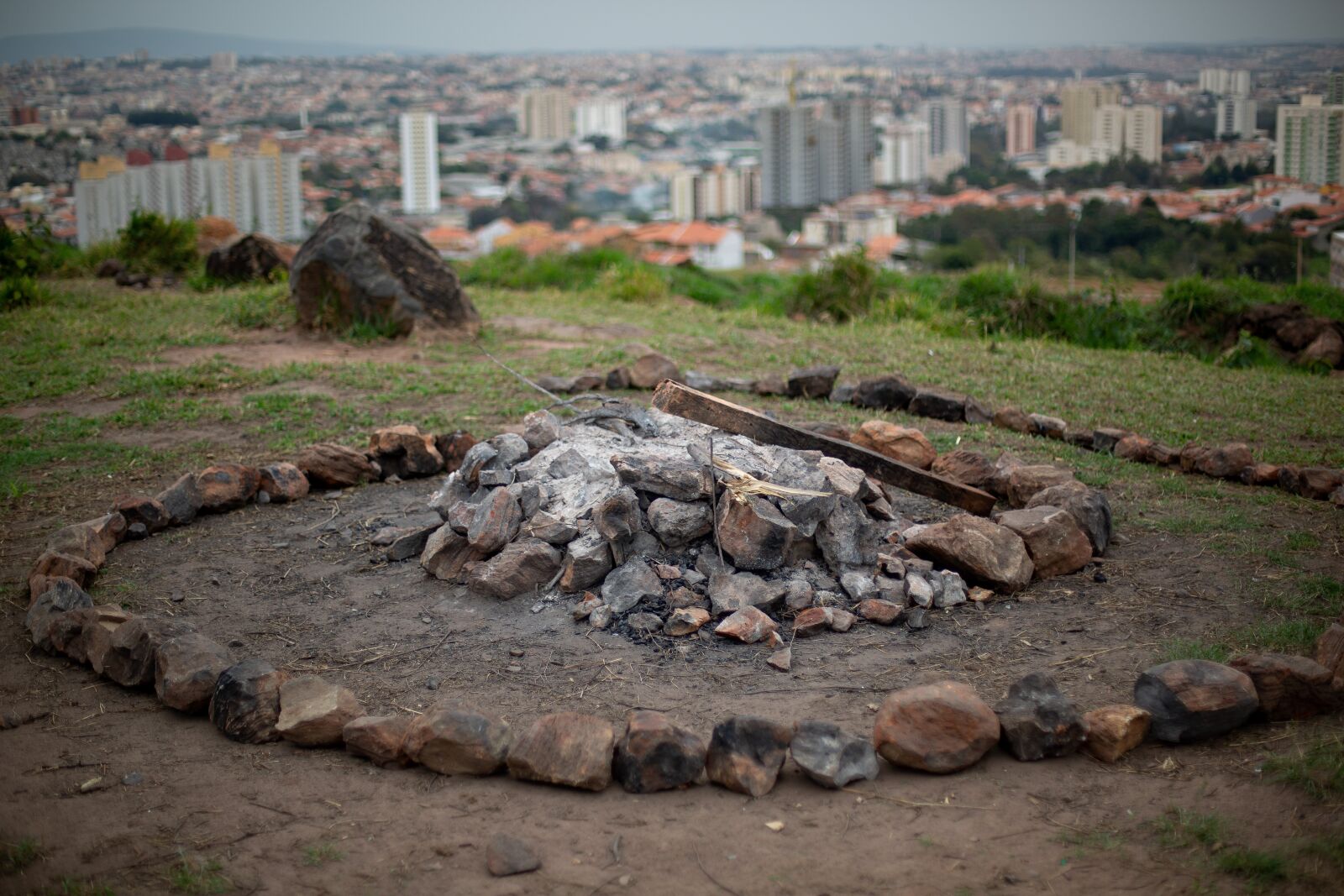 Canon EF 50mm F1.4 USM sample photo. City, stone, circle photography