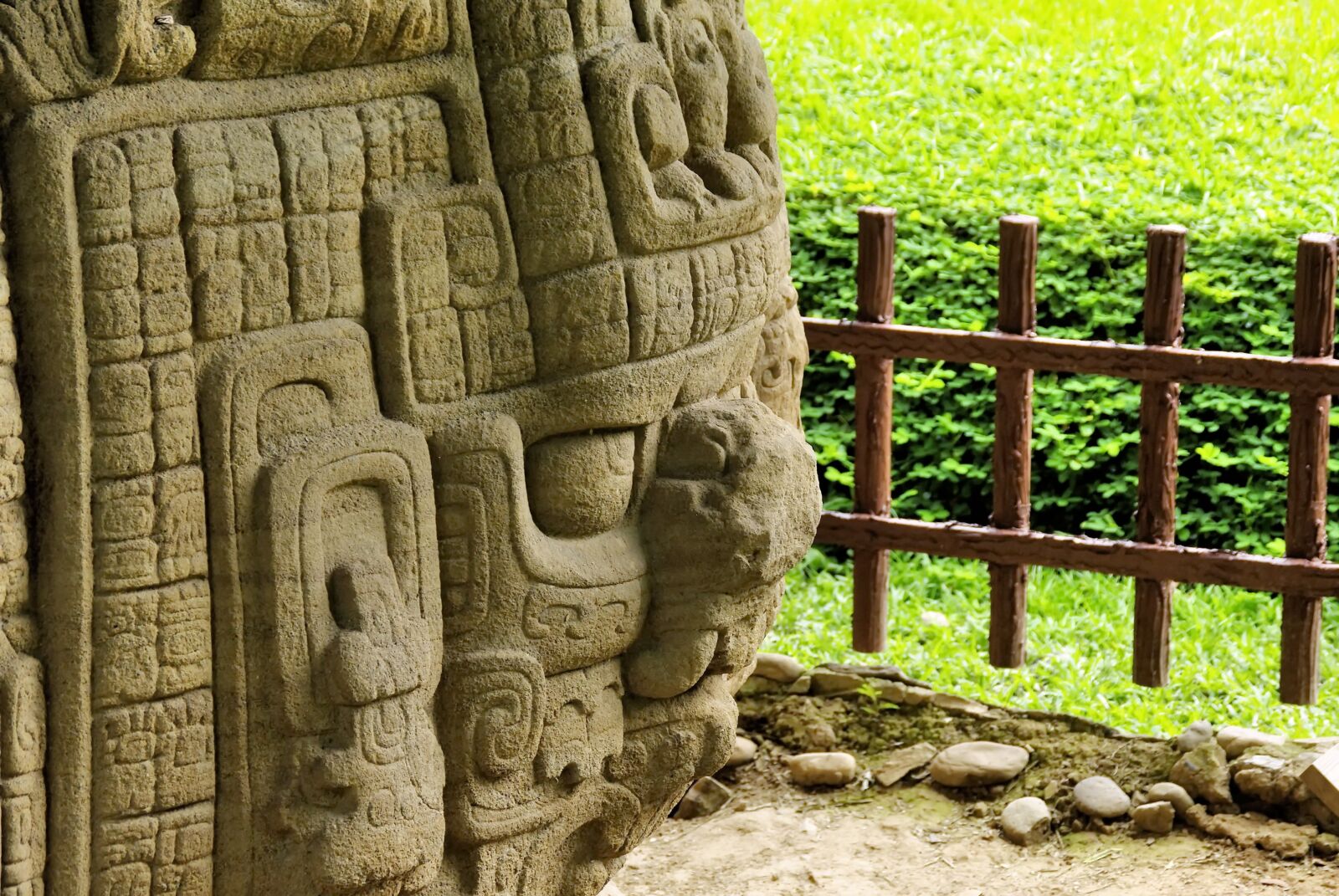 Pentax K200D sample photo. Honduras, copán, stone photography