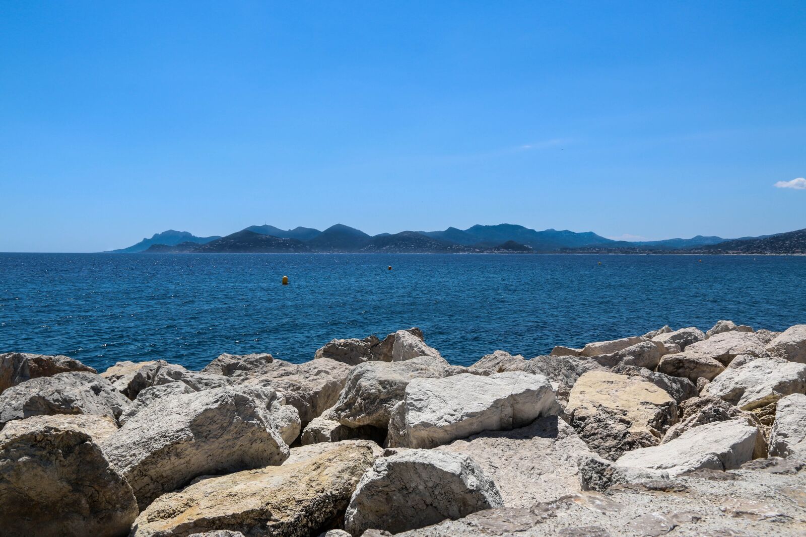 Canon EF-S 18-200mm F3.5-5.6 IS sample photo. Scenery, holiday, nature photography