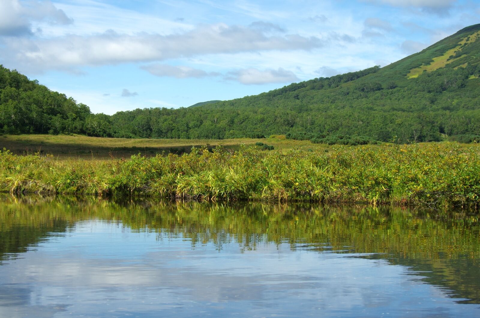 Pentax K-5 sample photo. Lake, mountains, forest photography