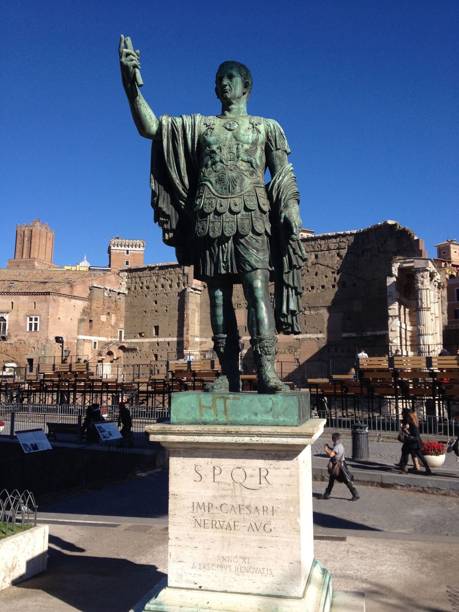 iPhone 4S back camera 4.28mm f/2.4 sample photo. Rome, italy, caesar photography