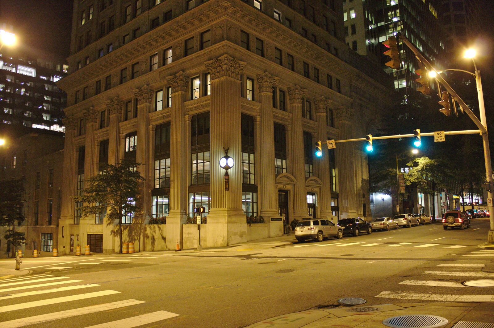 Canon EOS 1100D (EOS Rebel T3 / EOS Kiss X50) sample photo. Building, city, city, at photography
