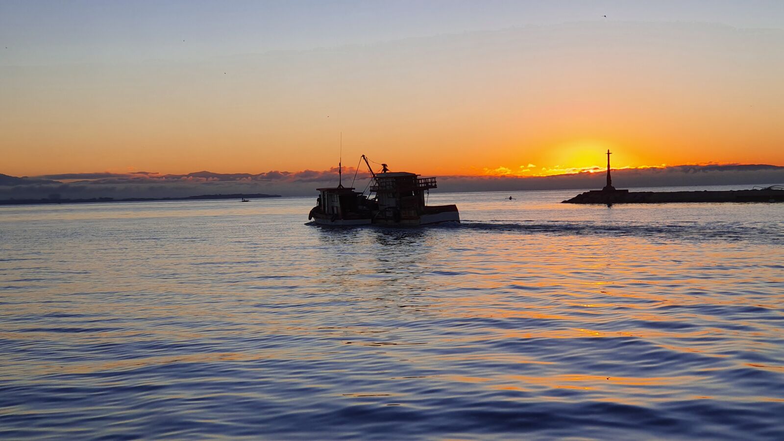 Samsung SM-G975F sample photo. Sunset, orange sky, blue photography