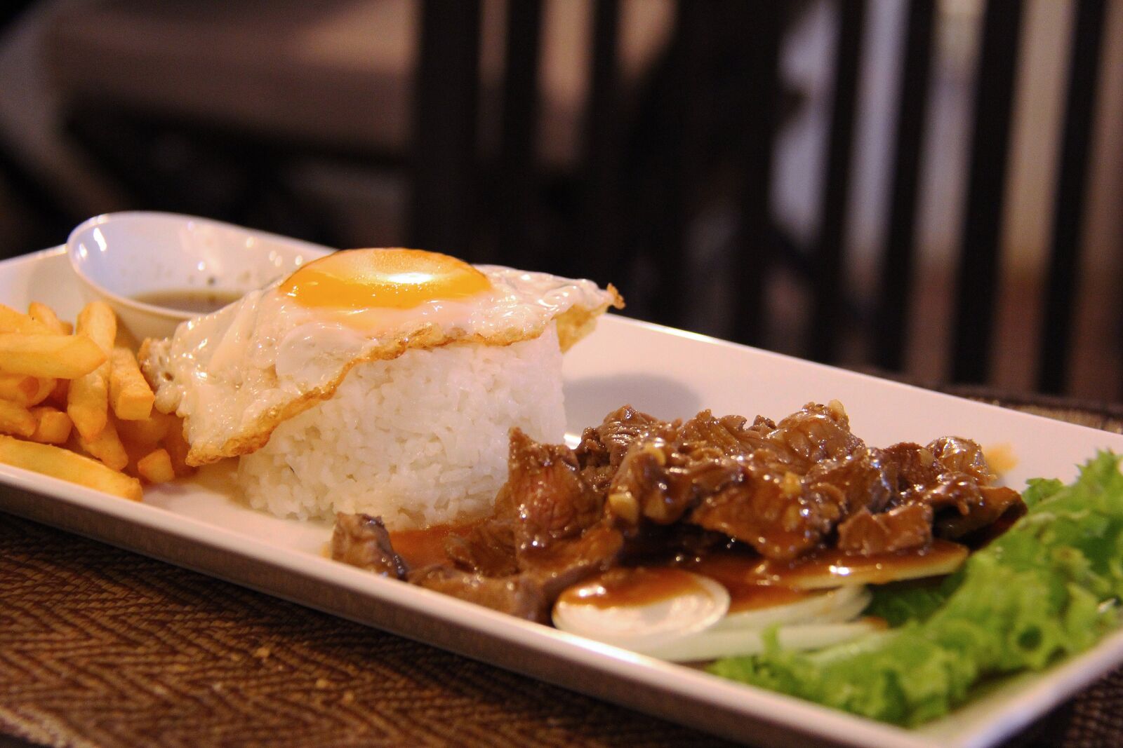 Canon EF-S 18-200mm F3.5-5.6 IS sample photo. Meat, pork, egg photography