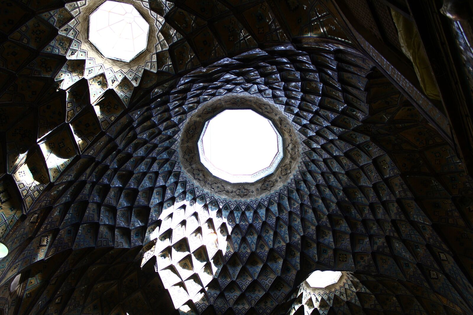 Canon EOS 60D sample photo. Architectural, art, backgrounds, lightshow photography