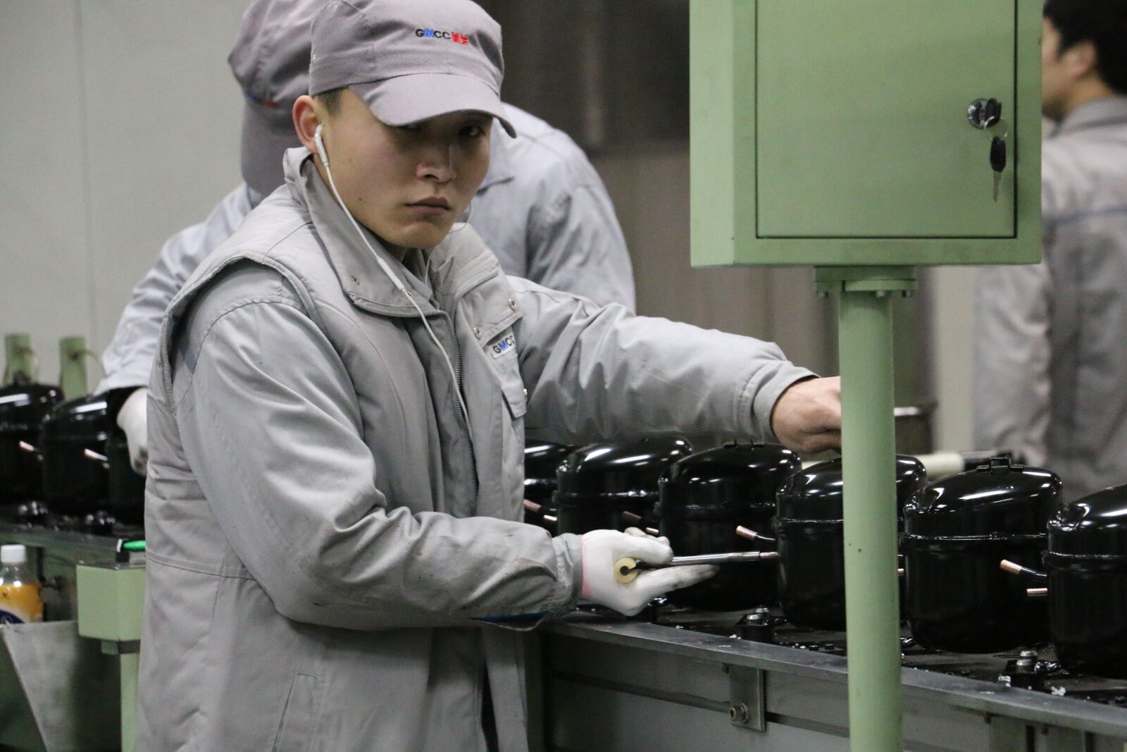 Canon EOS 70D sample photo. Character, factory, worker photography