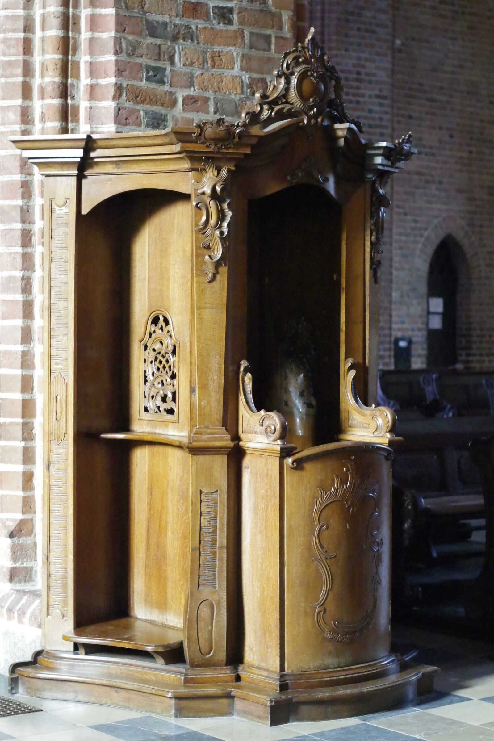 Pentax K-S2 sample photo. Confessional, confession, church photography