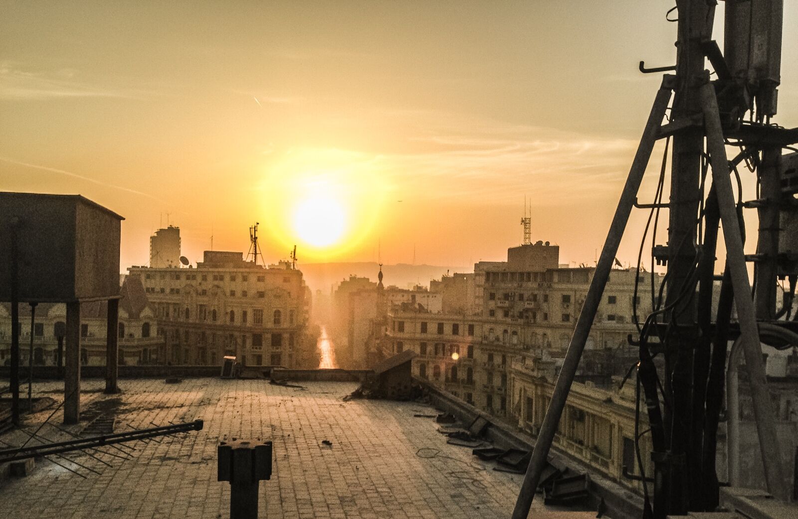 iPhone 5c back camera 4.12mm f/2.4 sample photo. Buildings, capital, sun, sunrise photography