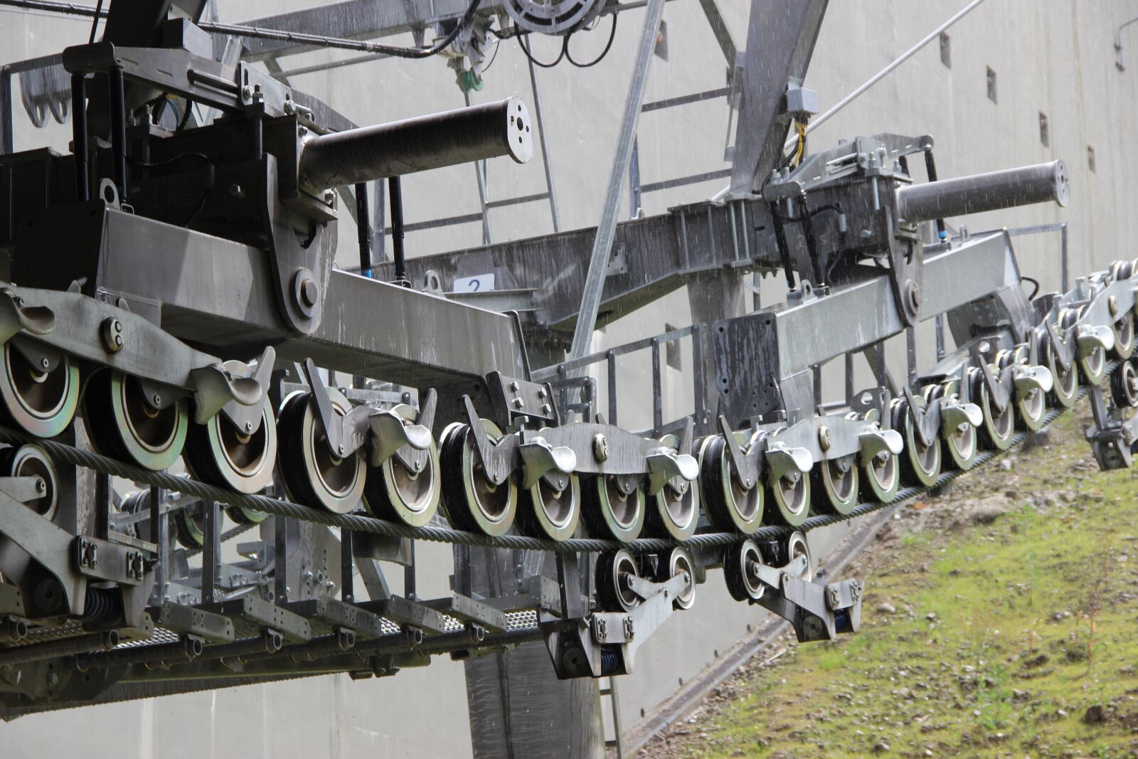 Canon EF-S 18-135mm F3.5-5.6 IS sample photo. Mechanism, cable car, industry photography