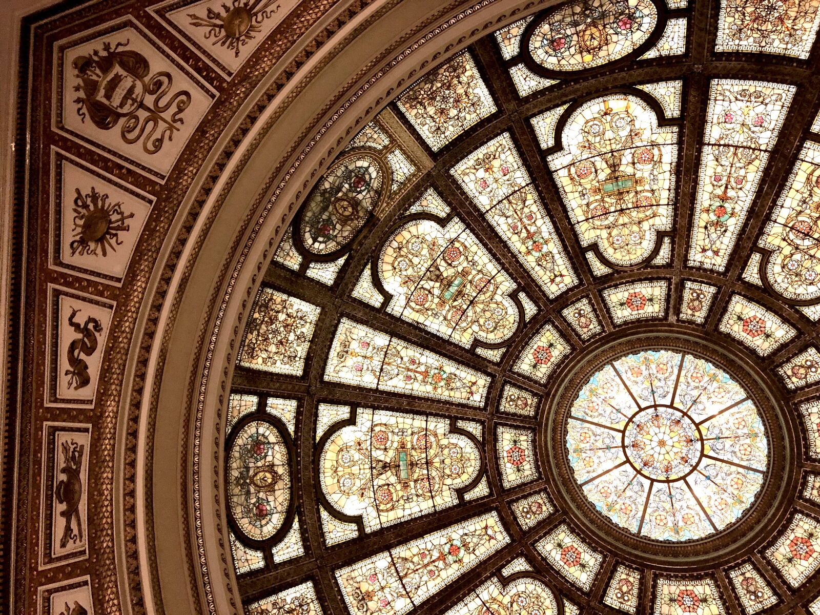 iPhone X back dual camera 4mm f/1.8 sample photo. Chicago, cultural center, stained photography