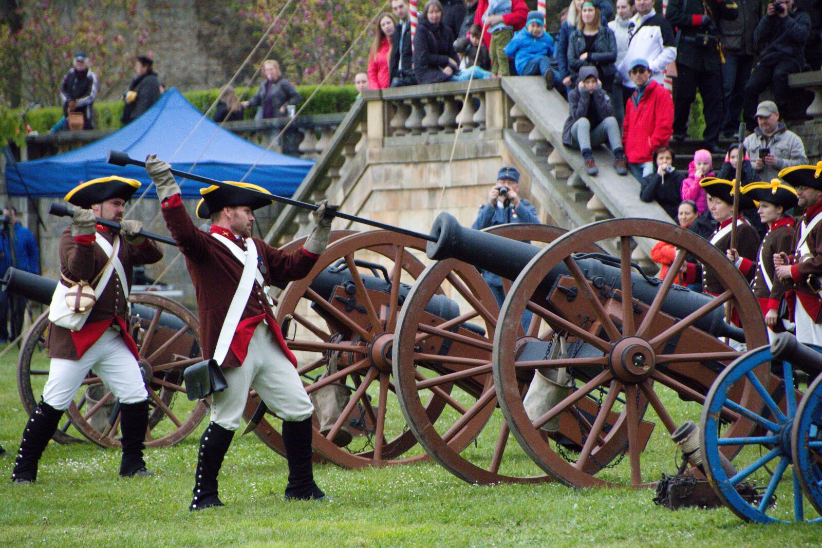 Canon EOS 760D (EOS Rebel T6s / EOS 8000D) sample photo. Cannon, history, costume photography