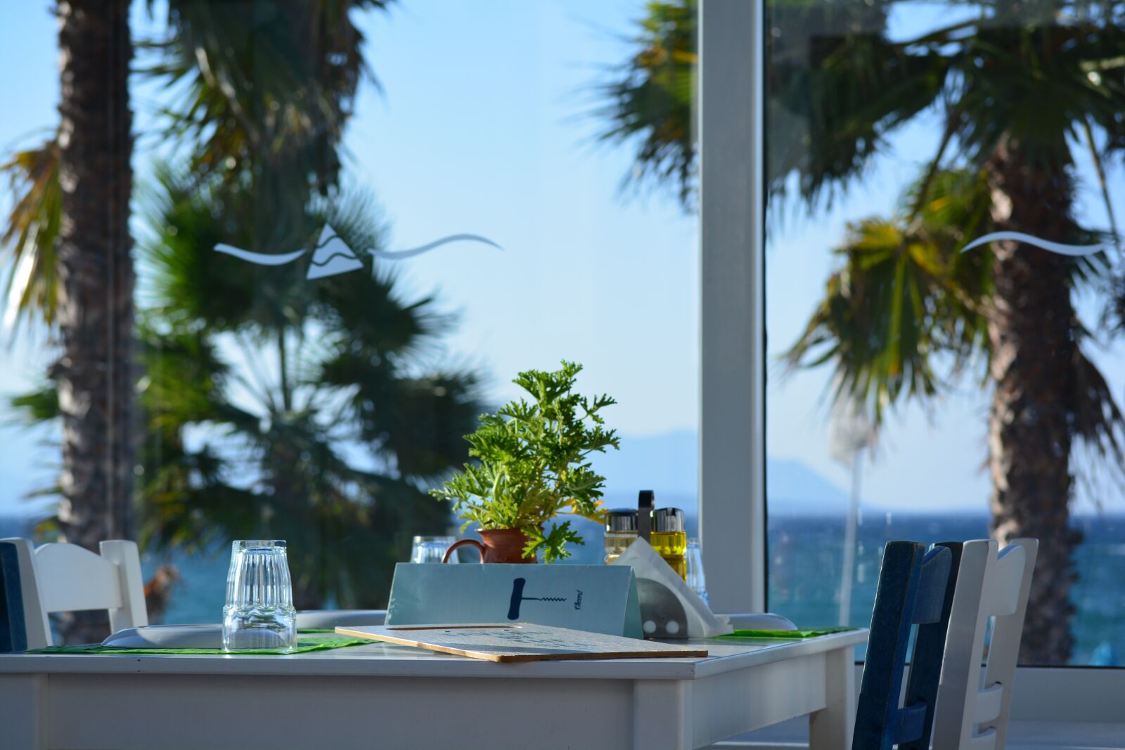 Nikon D5200 sample photo. Restaurant, sea, vacations photography