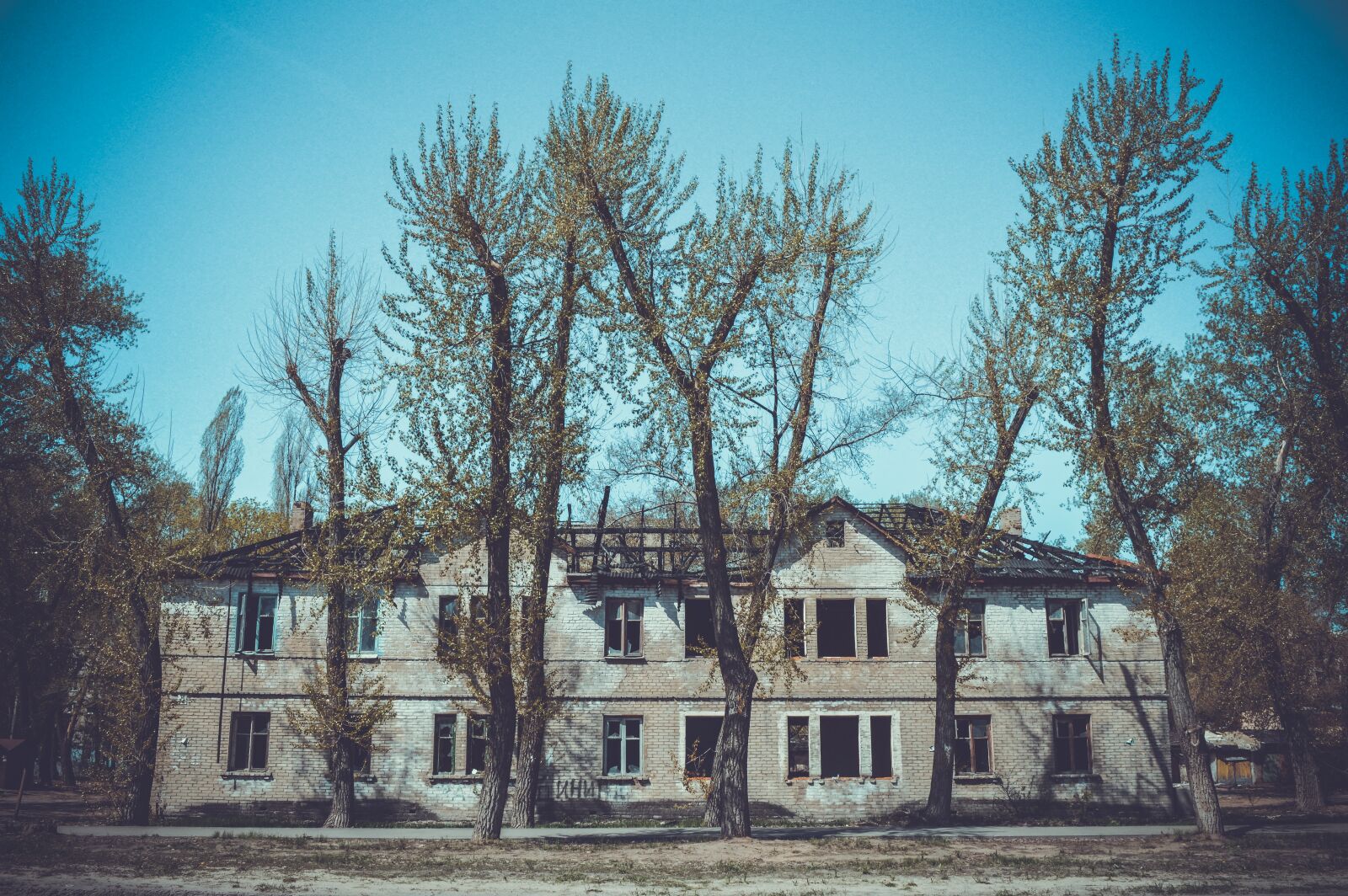 Nikon D3200 sample photo. An abandoned, building, house photography