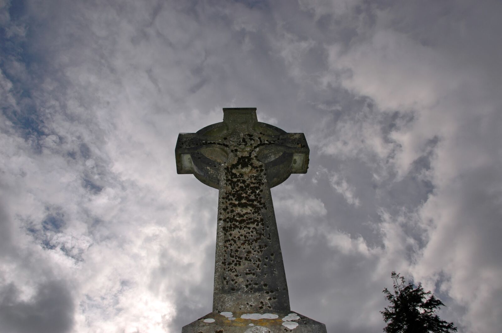Nikon D70s sample photo. Ireland, cross, cemetery photography