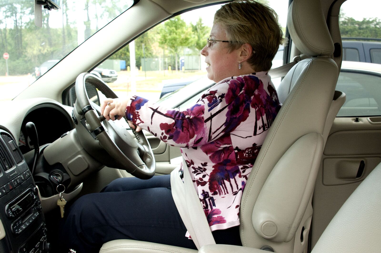 Nikon D300 sample photo. Female, driving, car photography