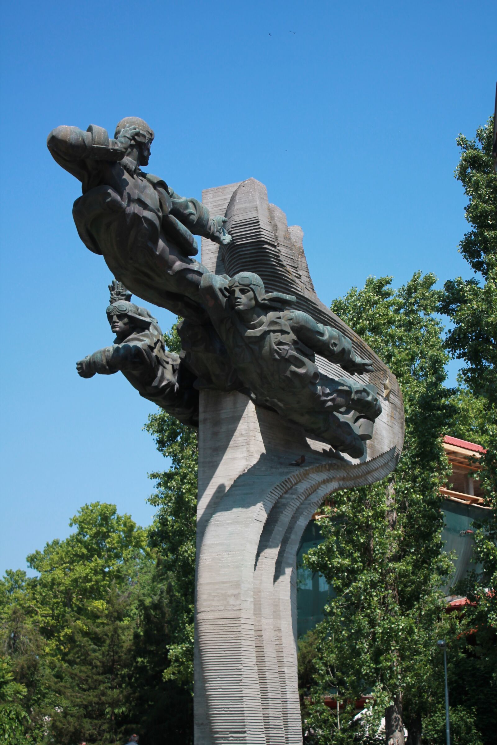 Canon EOS 1100D (EOS Rebel T3 / EOS Kiss X50) sample photo. Monument, heroes-pilots, military photography